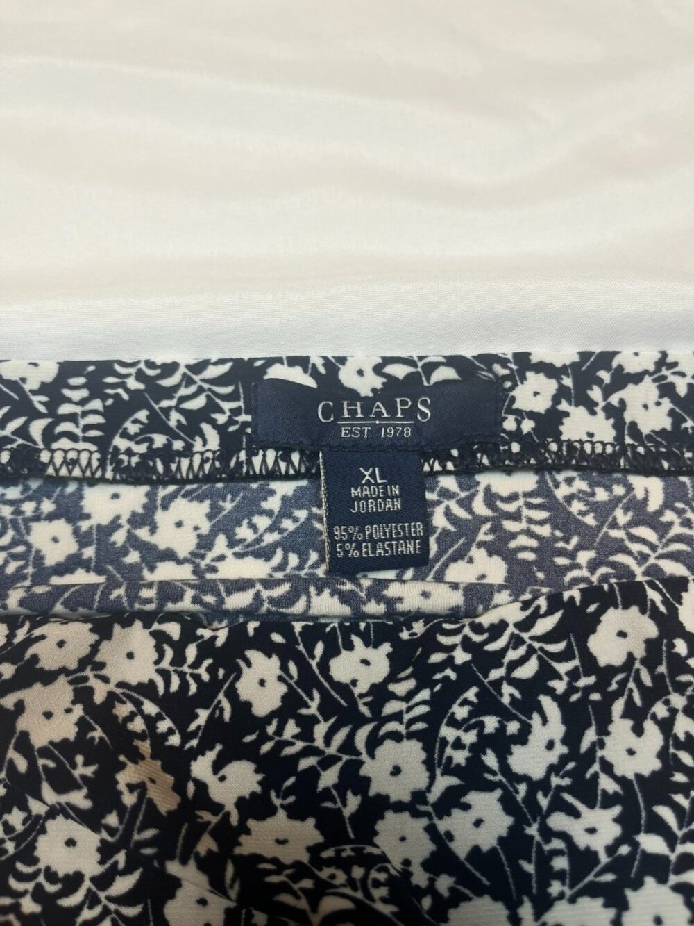 Navy-and-White Floral A-line Skirt with Mermaid-Style Hem-Chaps XL - Picture 7 of 7